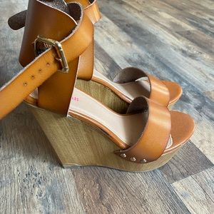Peanut butter colored wedges size 8
